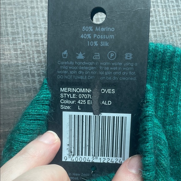 Merinomink Teal Wool Gloves - Picture 4 of 4